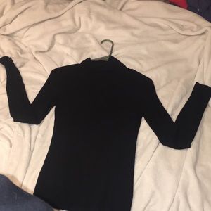 RIBBED TURTLE NECK 🖤